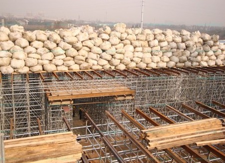 【碗扣式鋼管腳手架】接頭具有可靠的抗彎、抗剪、抗扭力學性能